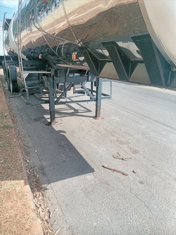 TANQUE TÉRMICO,PARA PUXAR LEITE.