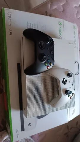 Xbox one com dois controles e um jogo - Videogames - Vila São Luiz,  Botucatu 1250197004