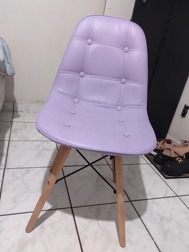 Cadeira Eiffel lilás 