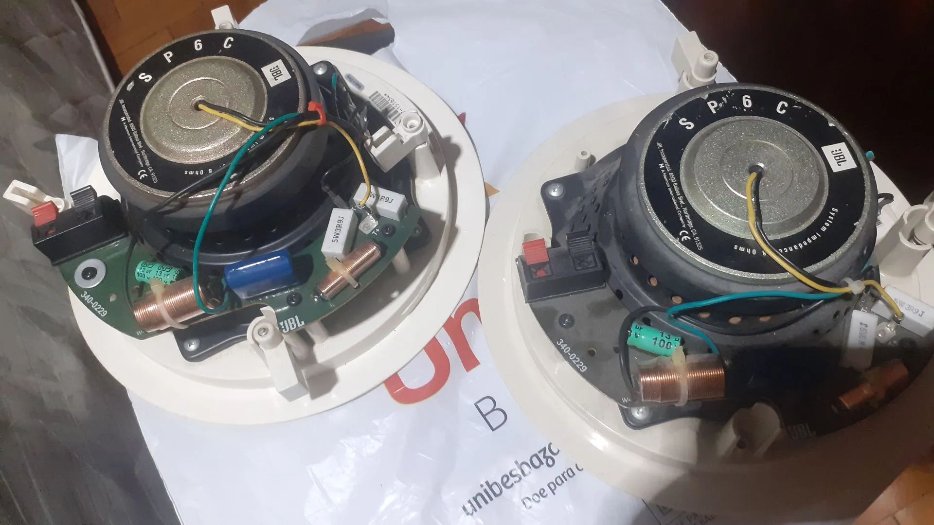 Par de caixas de Som Arandela  JBL - SP6C