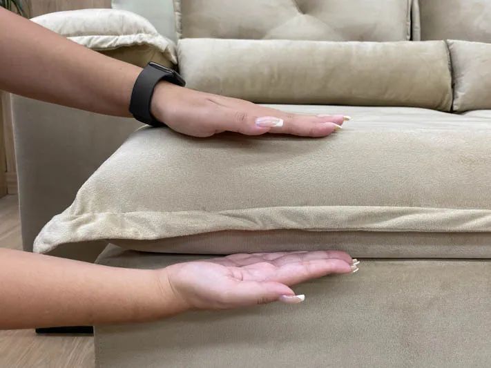 Sofá Retrátil Reclinável 2,70m Veludo Bege Premium a654 - Foto 3