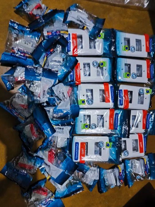 Tomadas Dupla 10a Branca +20a Vermelha Tramontina C/10 Peças