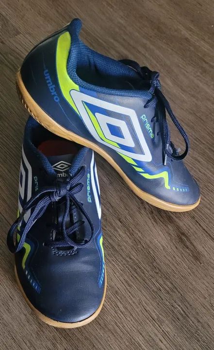 Chuteira infantil de Futsal da Umbro - Foto 2