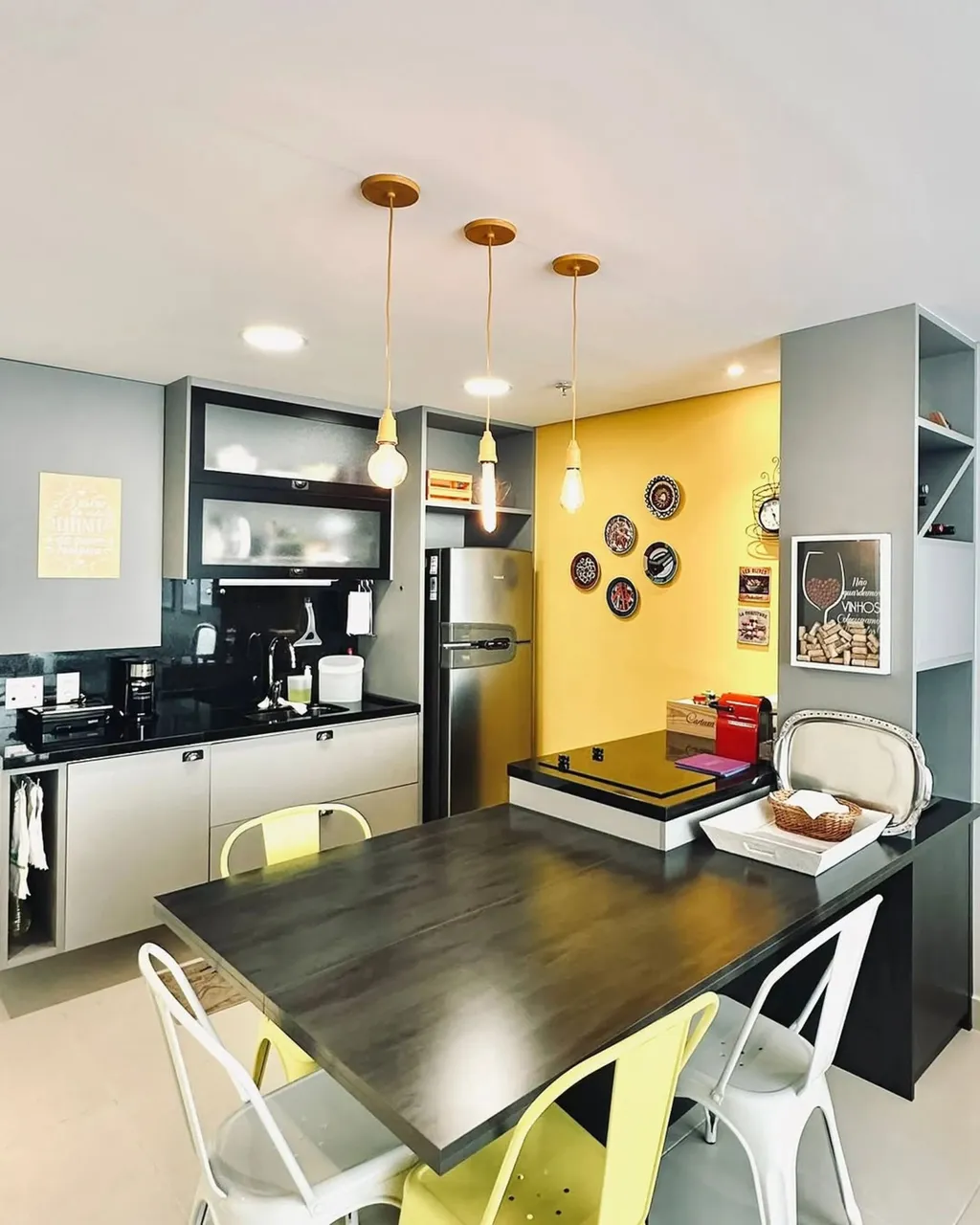 Apartamento à venda no Condomínio Granja Brasil, sala / suíte em Itaipava - Petrópolis - R