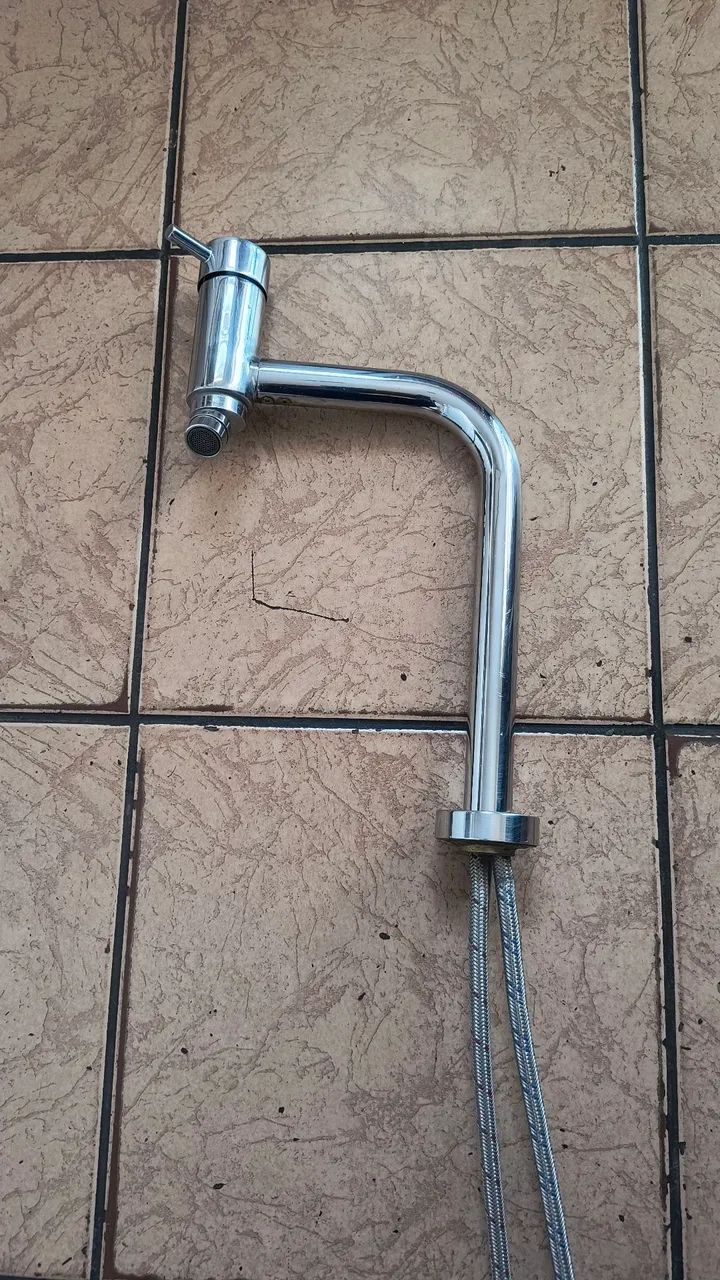 Torneira Cromada para Cozinha usada 