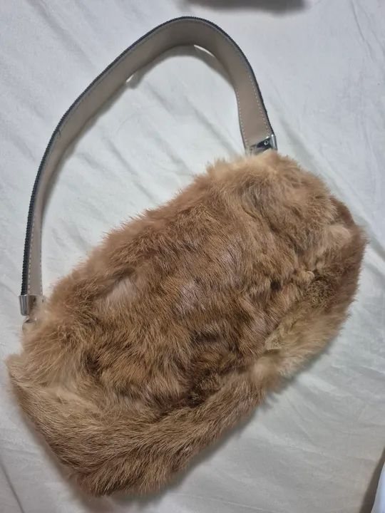 Bolsa de Ombro em Pele de Coelho