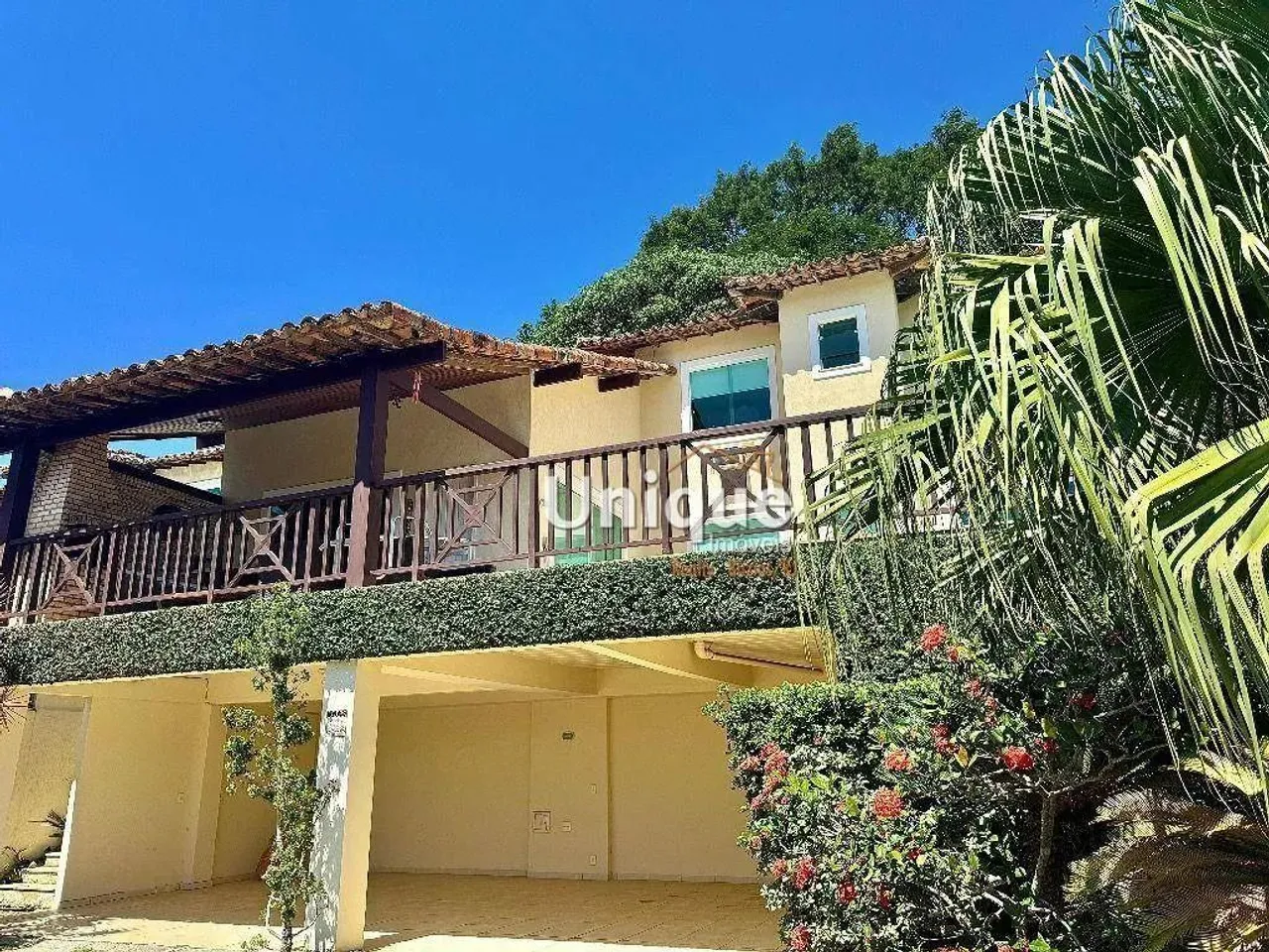 Excelente casa em condomínio!