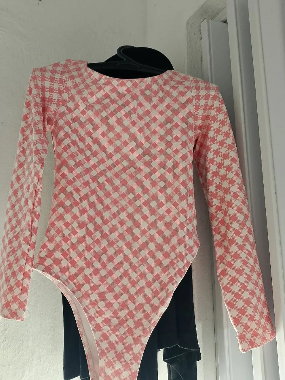 Body xadrez rosa e branco manga longa