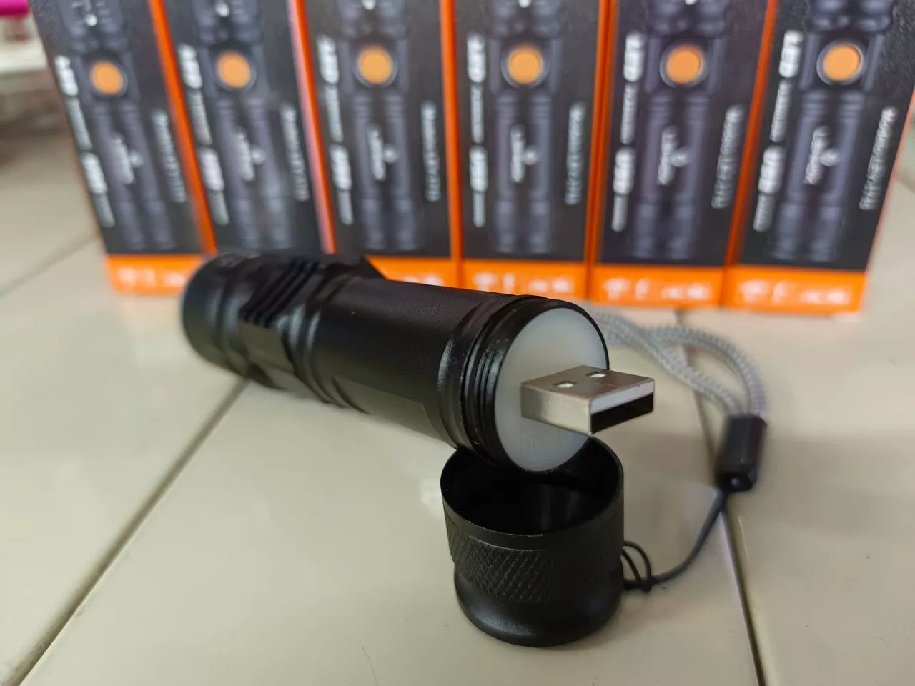 LANTERNA FLASHLIGHT USB CHARGC REF: LEY-1715 - Foto 2