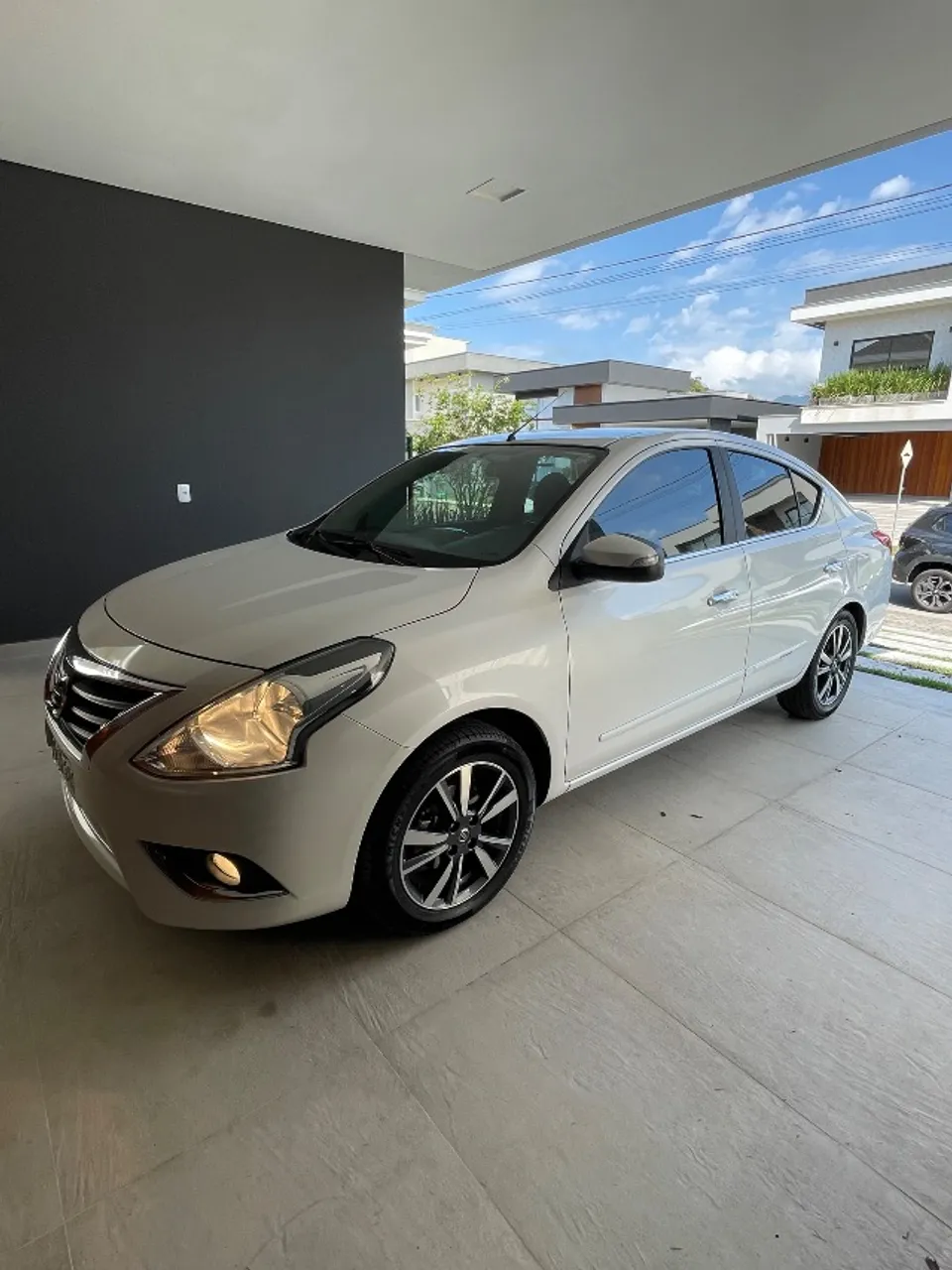 NISSAN VERSA 2018 Usados e Novos