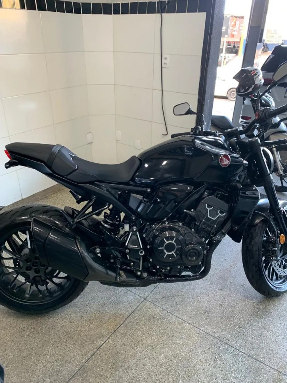 Vd troco cb1000r único dono 3 mil rodados Black Editon