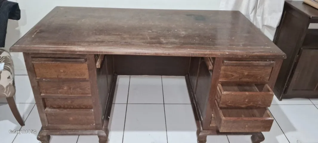 MESA DE ESCRITORIO RETANGULAR MADEIRA MACIÇA