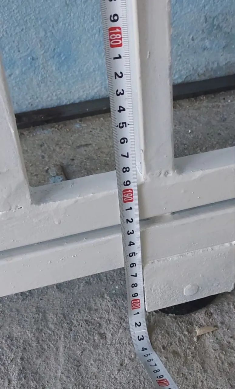 Portão de correr branco. - Foto 3