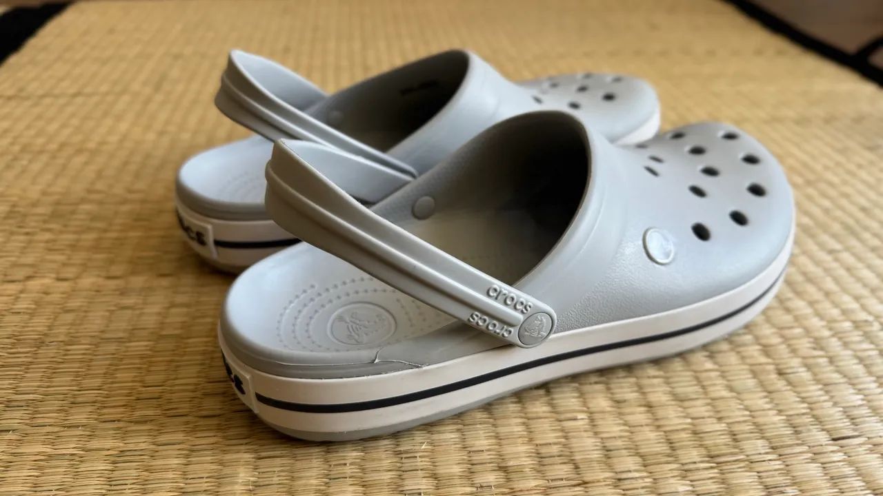 Sandália Crocs Crocband Atmosphere Cinza Claro Tamanho 42 - Foto 4