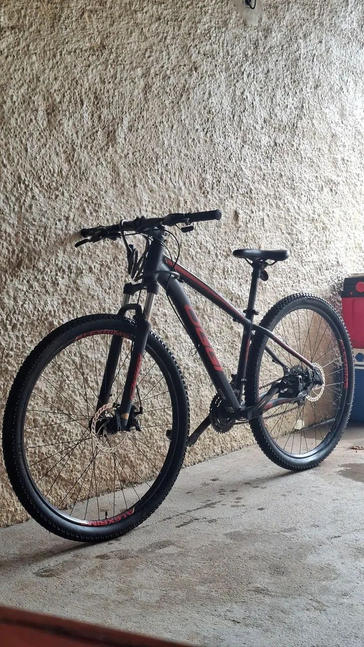 Vende-se Biscicleta OGGI Aro 29 - Foto 2