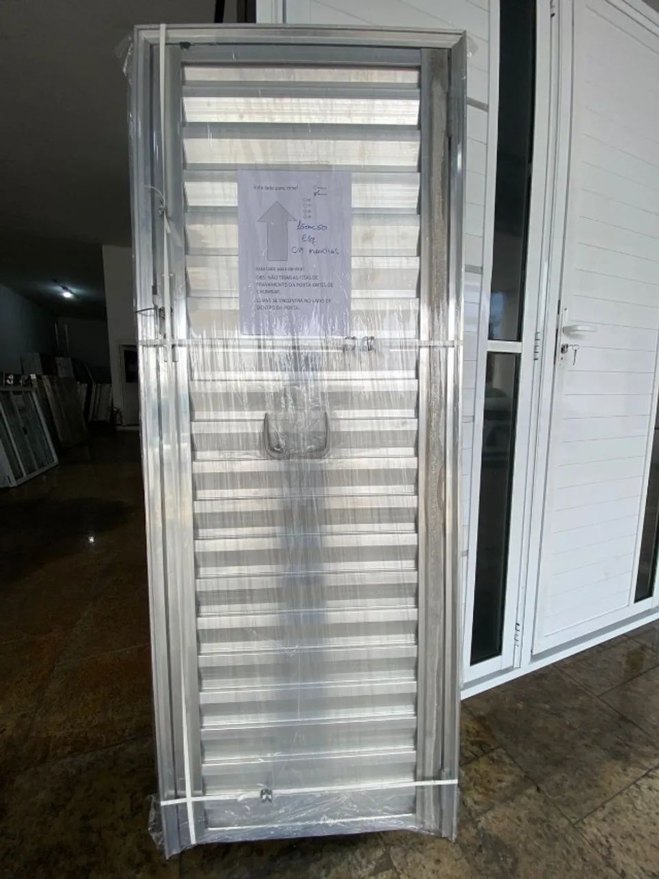 ÚLTIMAS ÚNIDADES - PORTA ALÚMINIO 1.60X60