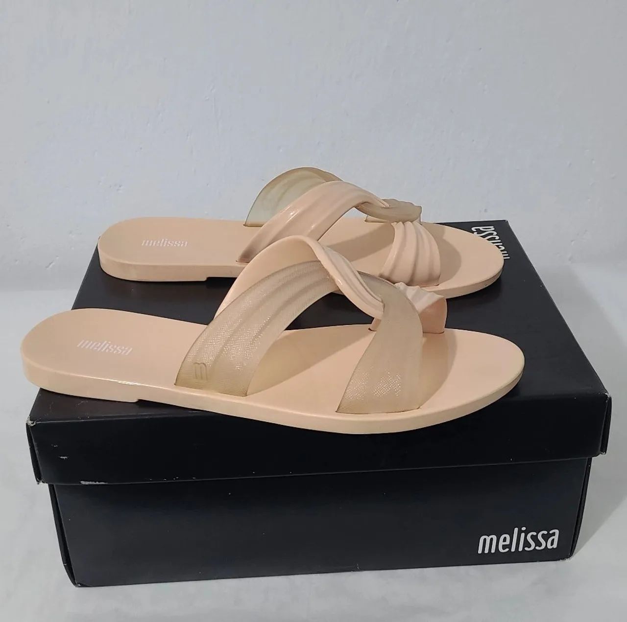Sandália da Melissa Bege N° 37/38, bonita, original, bem confortável, macia de andar. 