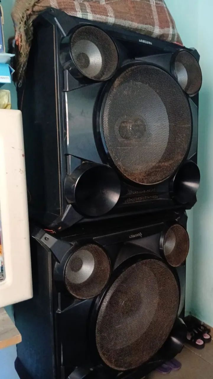 Vende-se caixa de som 