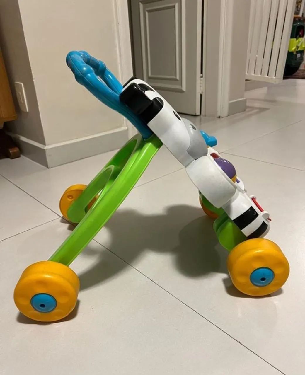 Andador Bebê Zebra Fisher-Price - Foto 4