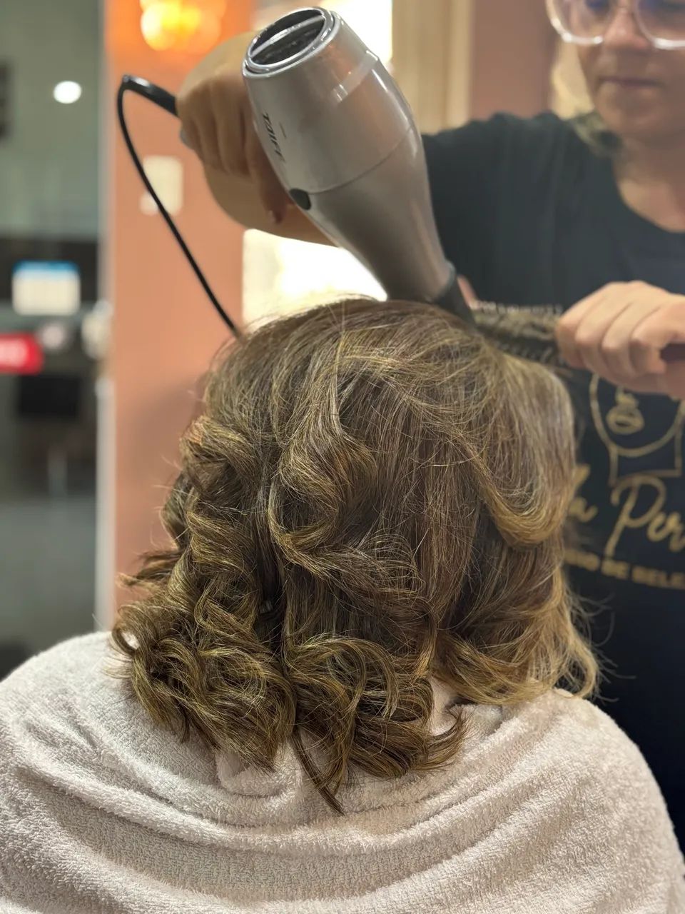 Precisa-se de Cabeleira  - Foto 2