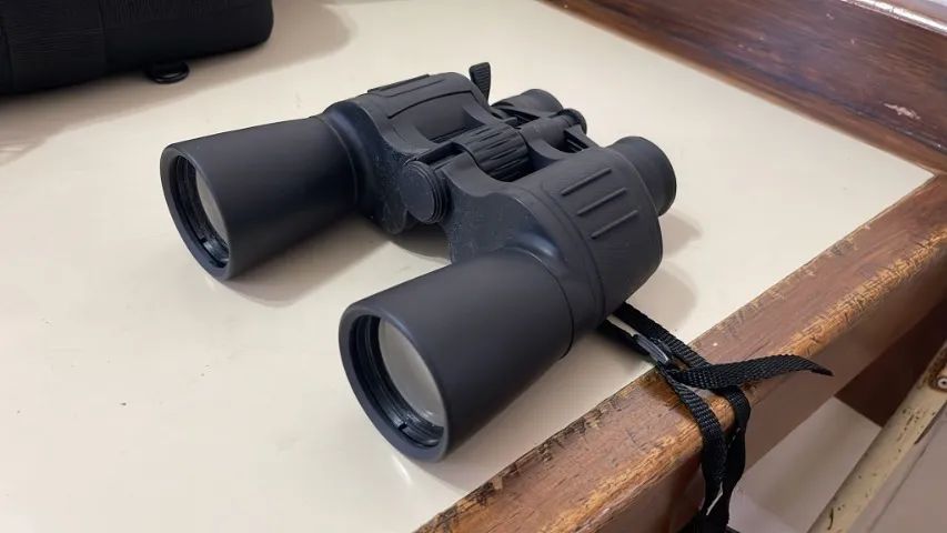 binóculos com case da Tamrac