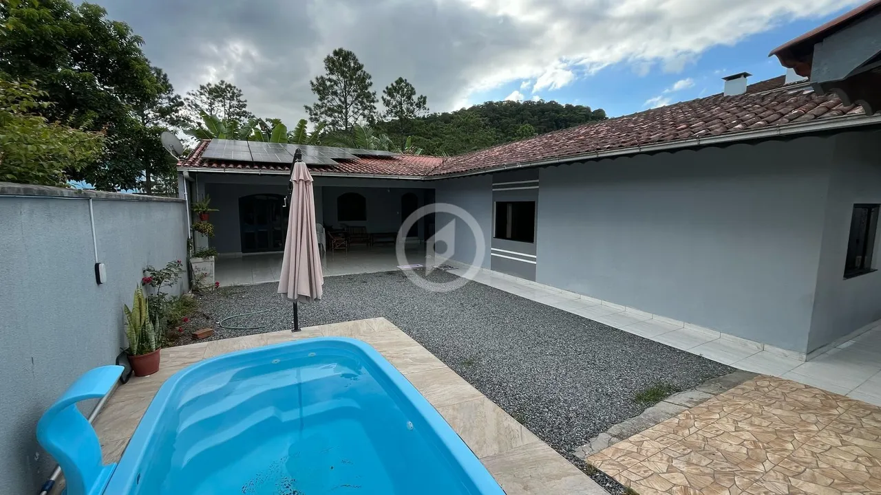 Casa à venda no bairro Nova Esperança - Guaramirim/SC
