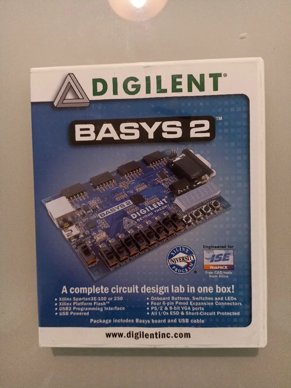 Placa de desenvolvimento Basys 2 Digilent