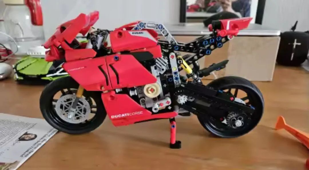 Moto Technic Ducati estilo Lego (646 peças) - Foto 5
