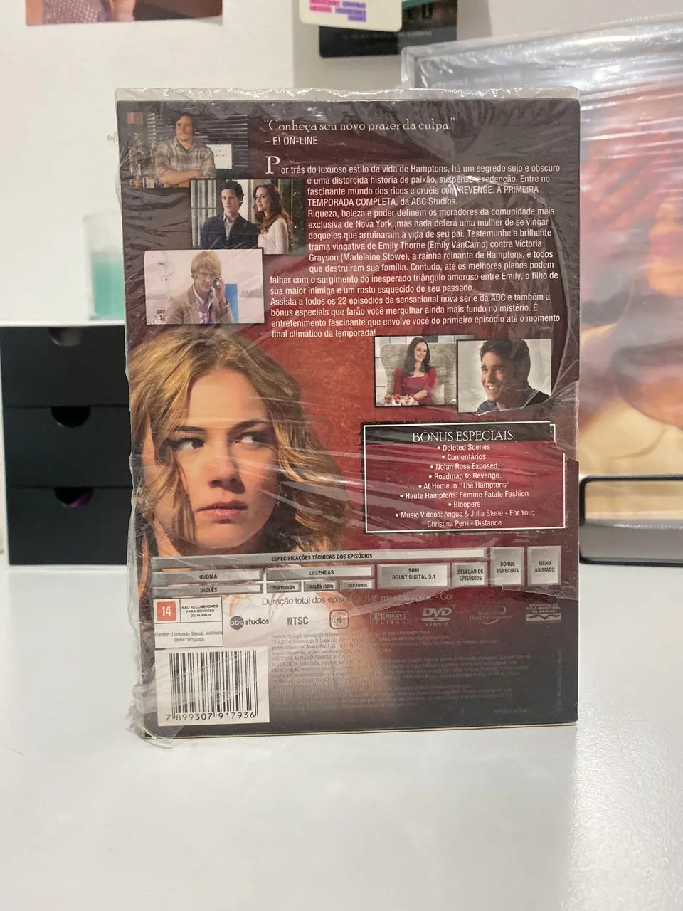 DVD Revenge - 1ª Temporada Completa - Foto 2