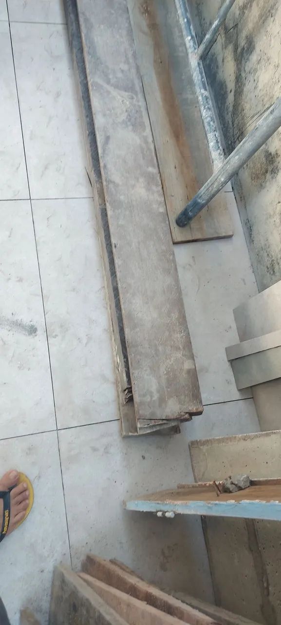 Vigas de Madeira 15x5 comprimento uma de 6 metros e uma de 3 metros... - Foto 3