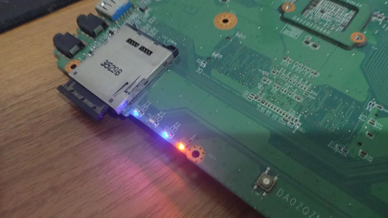Placa mae notebool acer e 4210622 ( defeito ) dar tela branca  - Foto 3