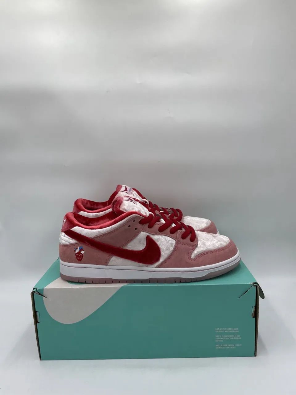 Nike SB Dunk Low Strangelove IMPORTADO DOS EUA 