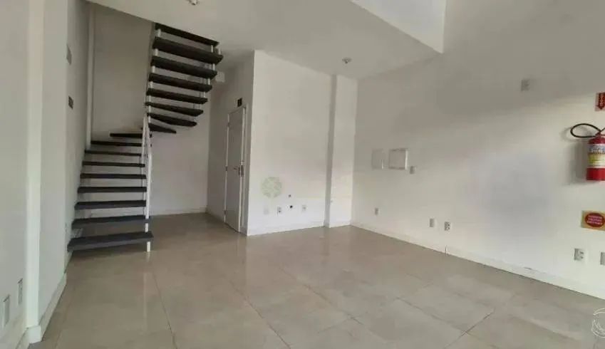 À venda | Loja de 54 m² com 1 vaga de garagem - Pantanal, em Florianópolis. - Foto 2