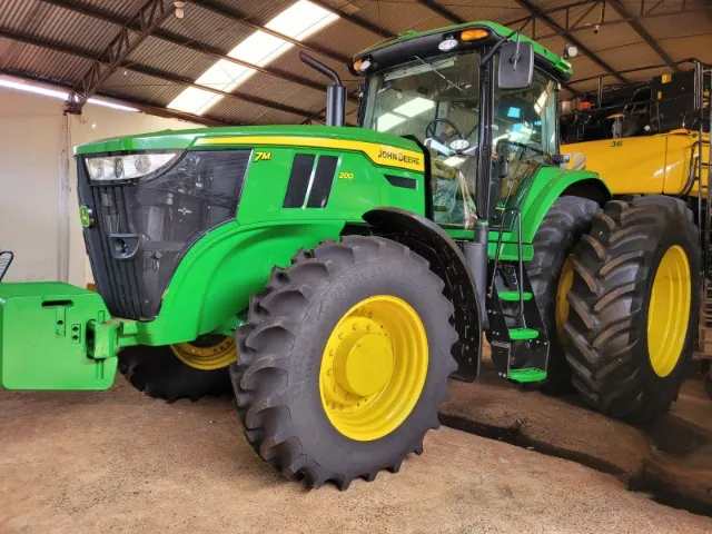 Trator John Deere 7M 200 Ano 2024