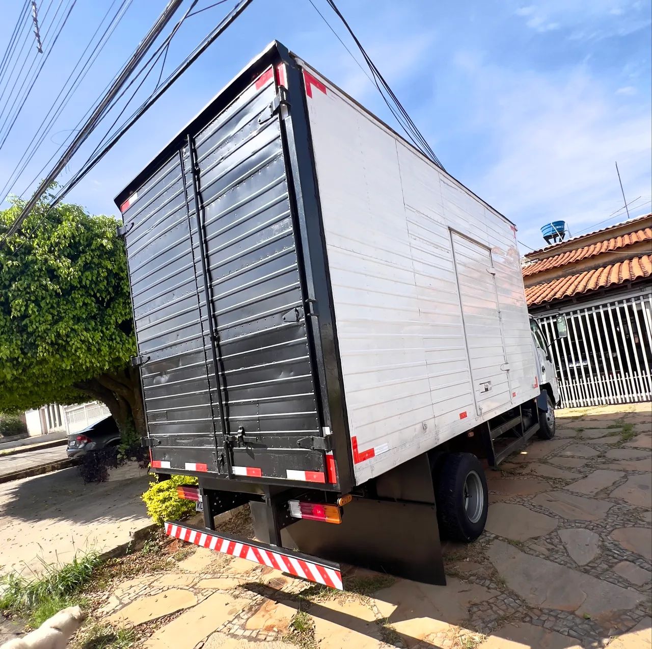 GMC 7110 - Caminhão báu 3/4 - 7 Ton com motor cummins do ford 815 150cv