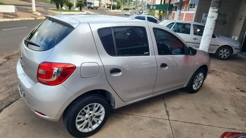 Sandero Authentique 1.0 completo - Foto 4