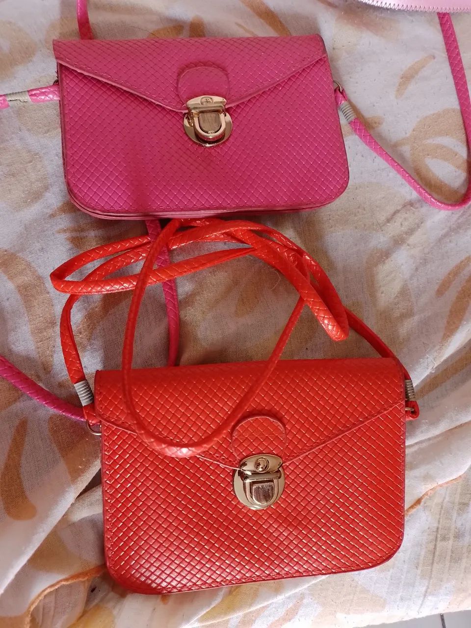 2 Bolsas de Ombro Coloridas - Estilo e Praticidade