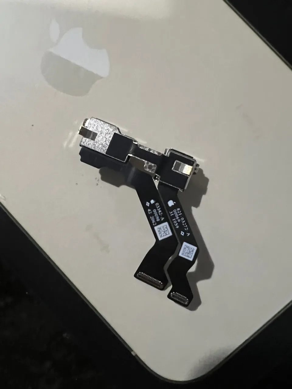 Flex Conector câmera frontal iPhone 13 Pro Max - Peça de Reparo