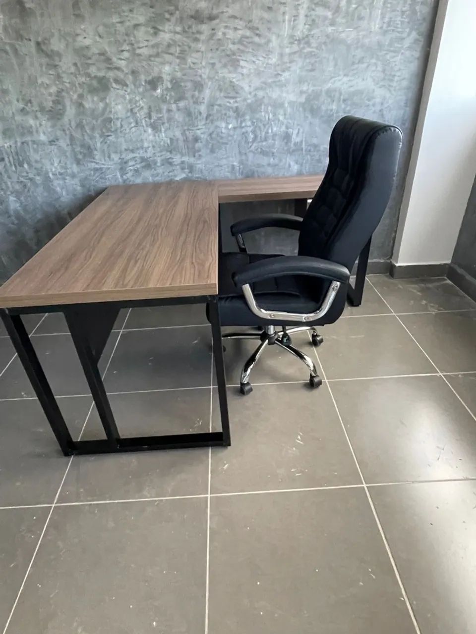 Mesa em L Industrial 40MM com gavetas para Escritório - Design Moderno e Funcional - Foto 3