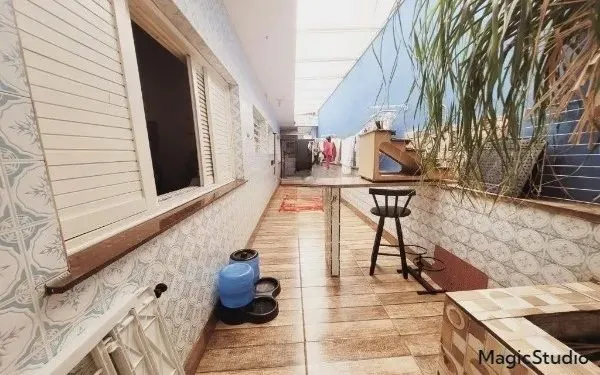 LINDA CASA TERREÁ SENDO 8 DORMITÓRIOS e 10 VAGAS, PARA VENDA OU LOCAÇÃO CENTRO DE SCS