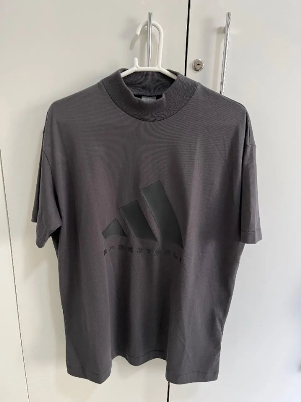 Camiseta Adidas Basketball 001