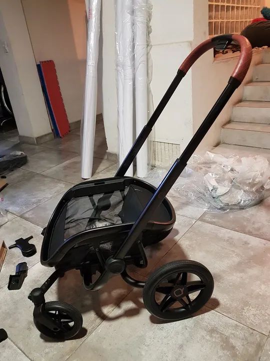 Carrinho de Bebê Quinny Vnc com capa de chuva - Foto 4
