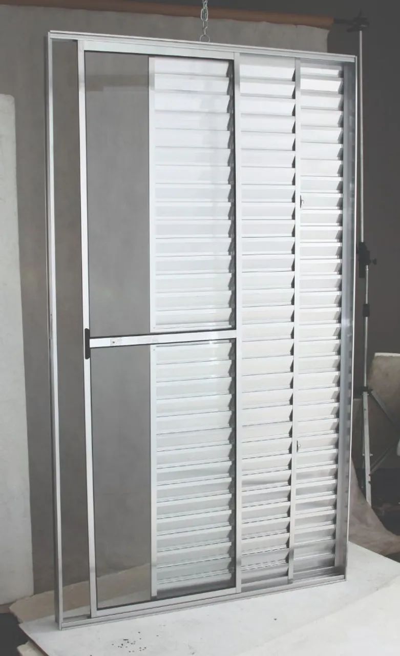 PORTA BALCÃO BRILHANTE 03 FOLHAS LINHA 20 COM TRINCO 