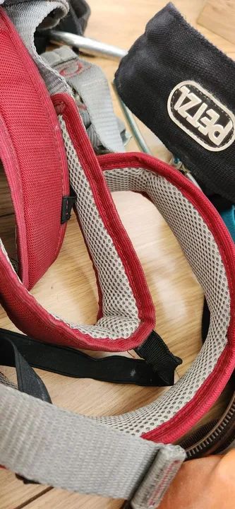 Kit Escalada Completo: 3 sapatilhas 3 cadeirinhas e 2 sacos de magnésio  - Foto 4