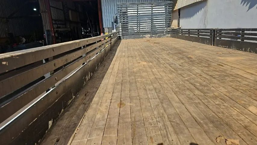 Carroceria Carga Seca 8.500mm X 2.600mm - OPORTUNIDADE - Foto 5