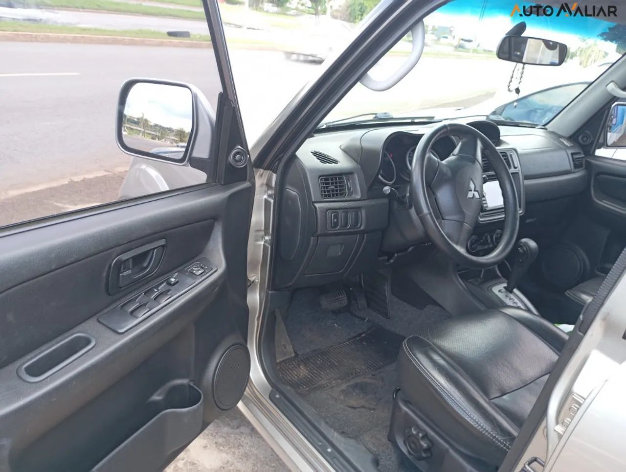 Pajero TR4 2.0 4X2 flex 2014/2015 automático Ipva 2025 pago - Foto 5