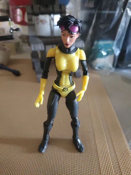Boneca Jubileu Marvel Legends Jubilee Custom para Toybiz ou Hasbro