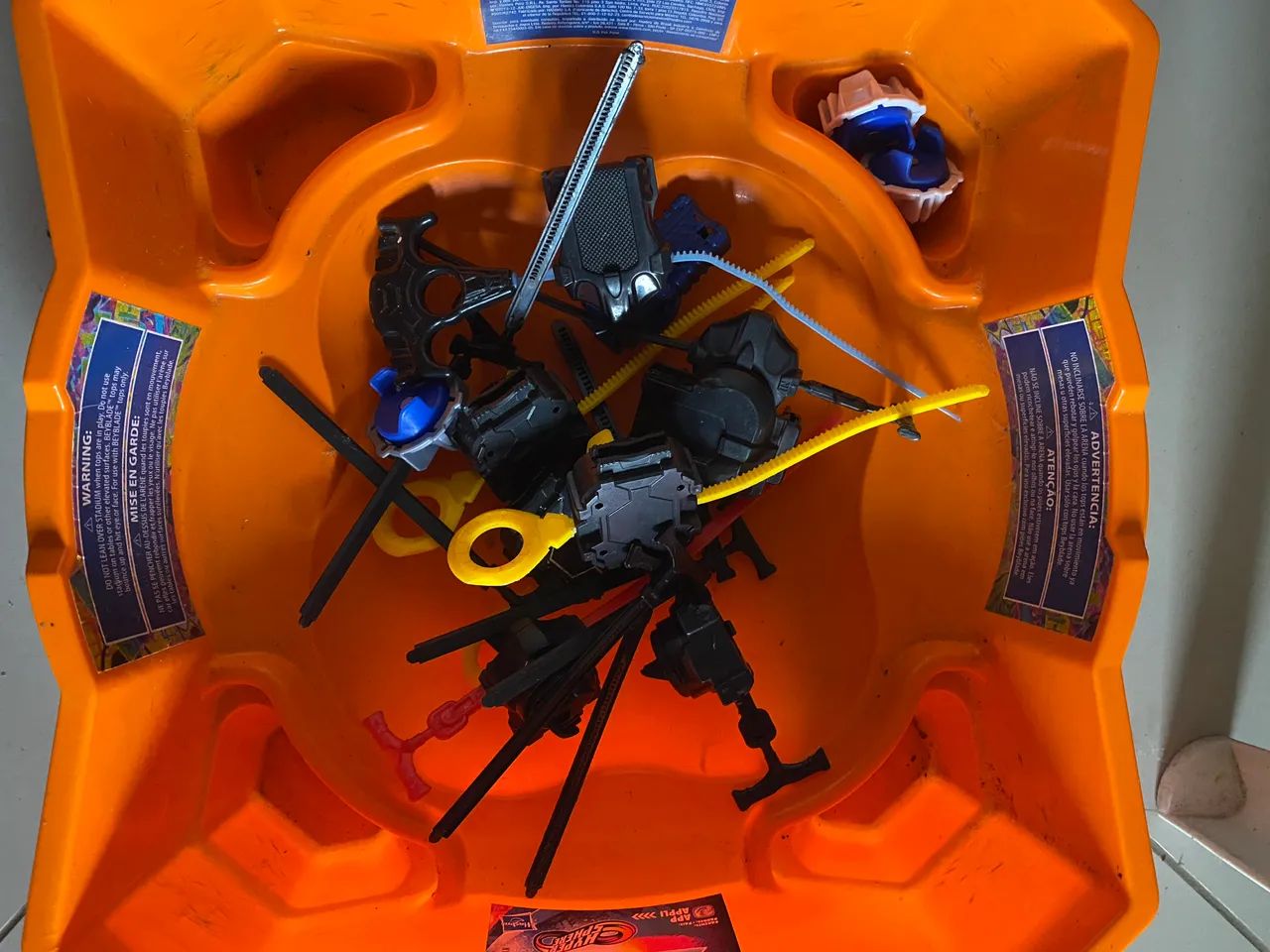 Mega coleção beyblade  - Foto 4