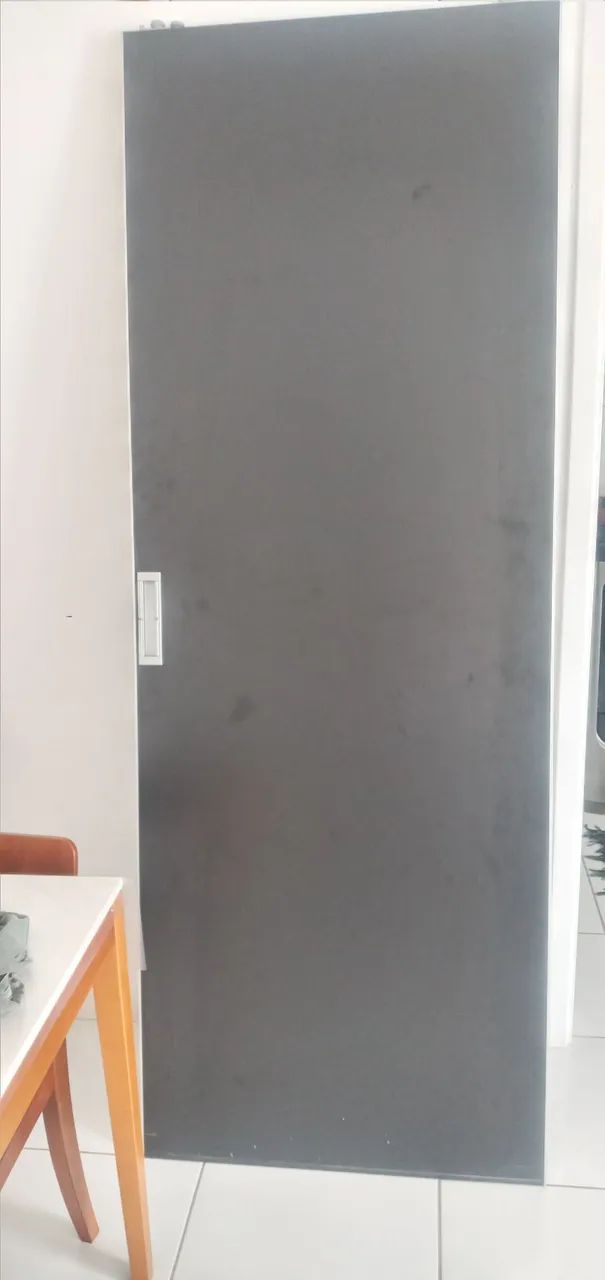 Porta de guarda roupa de correr usada. - Foto 2