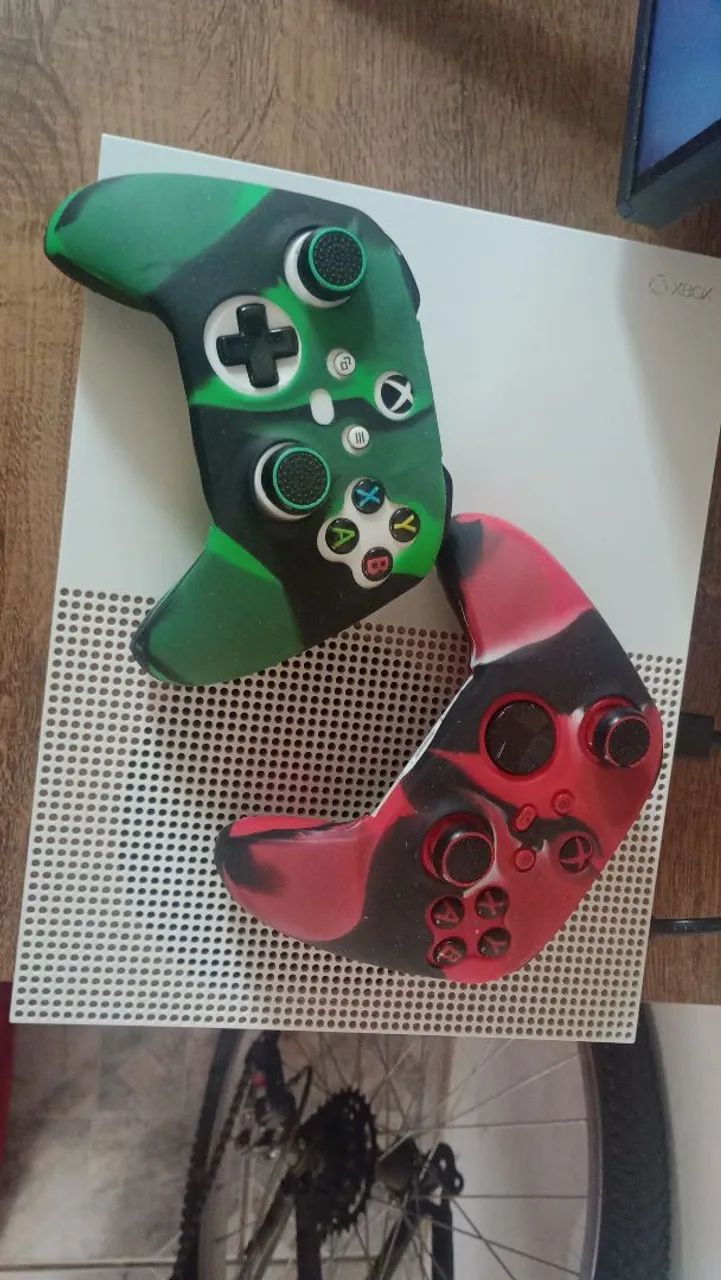 Vendo Xbox One S 1T  - Foto 2